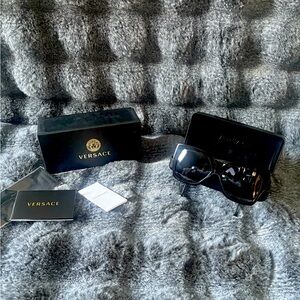 Versace Greca VE4402 GB1/87 Sunglasses Black Square Oversized Women